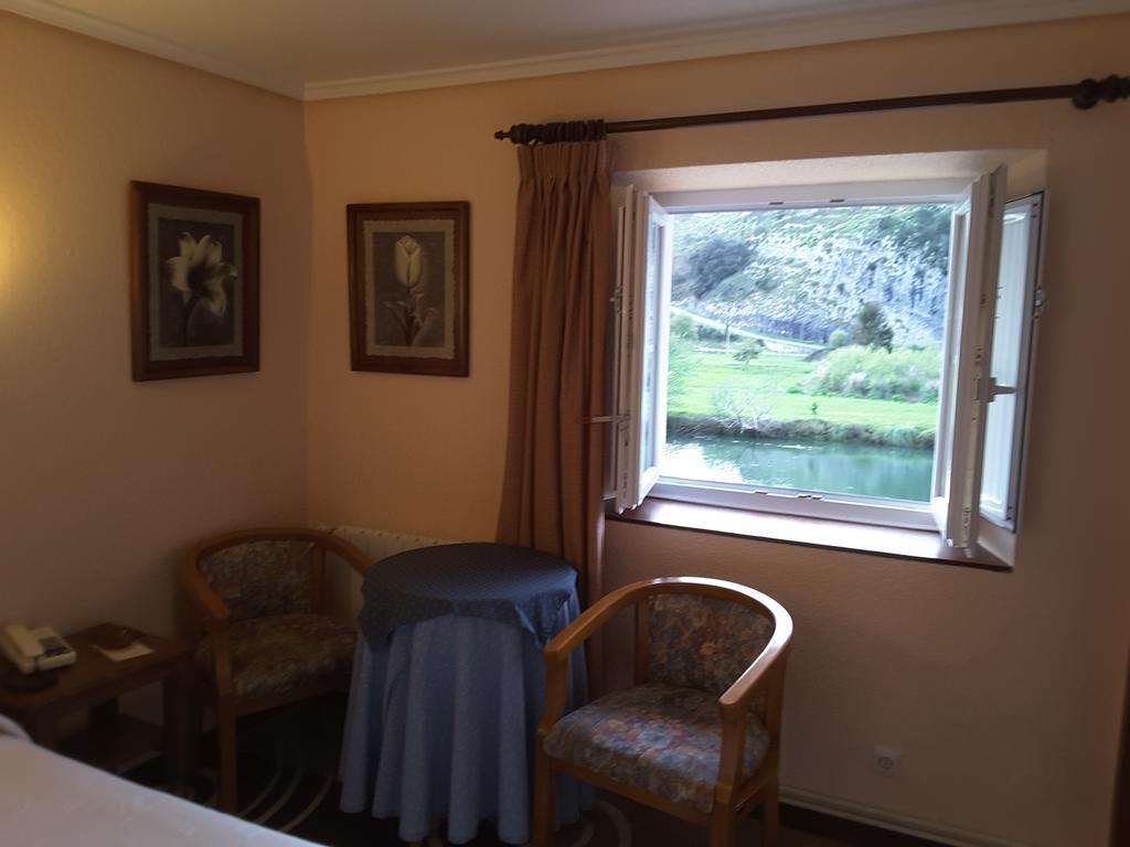 Hotel Riodeva à Unquera Extérieur photo