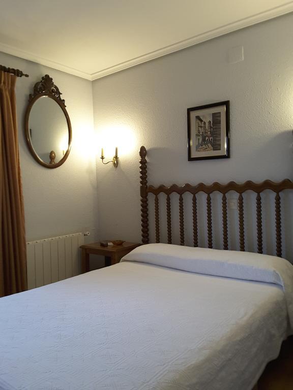 Hotel Riodeva à Unquera Extérieur photo