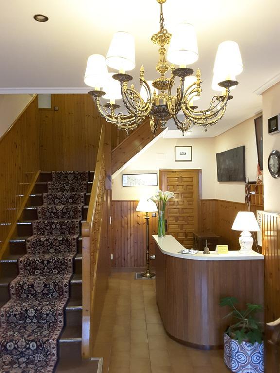 Hotel Riodeva à Unquera Extérieur photo