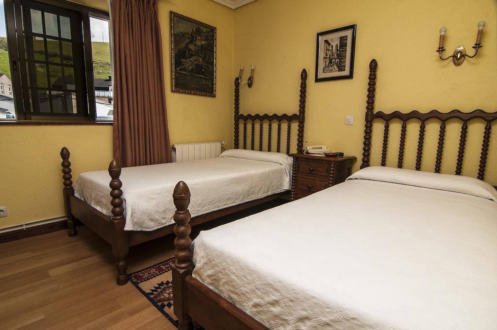 Hotel Riodeva à Unquera Chambre photo