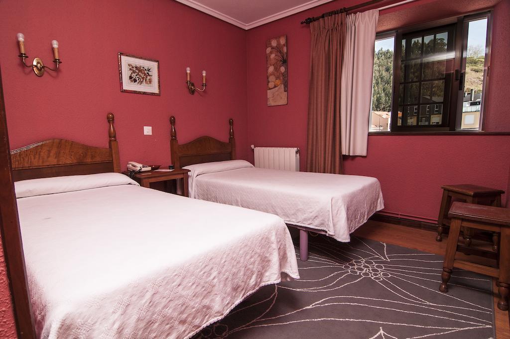 Hotel Riodeva à Unquera Chambre photo