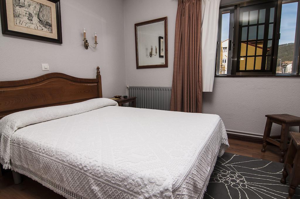 Hotel Riodeva à Unquera Chambre photo