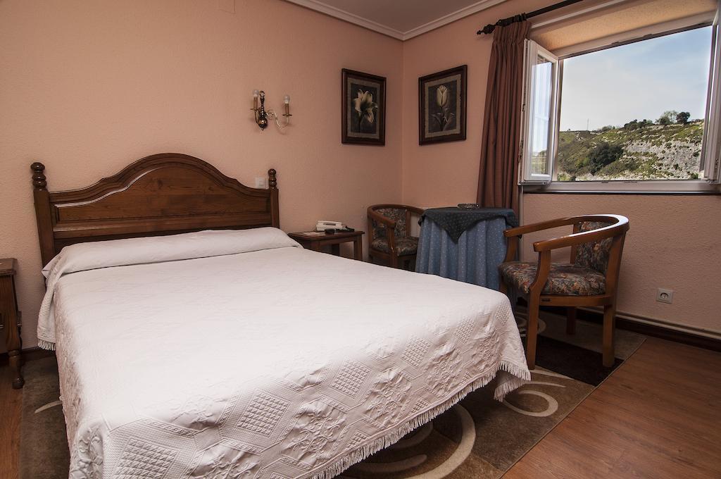 Hotel Riodeva à Unquera Chambre photo