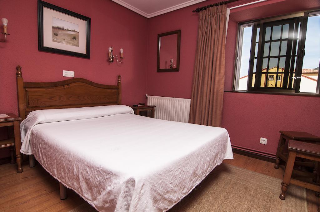 Hotel Riodeva à Unquera Chambre photo